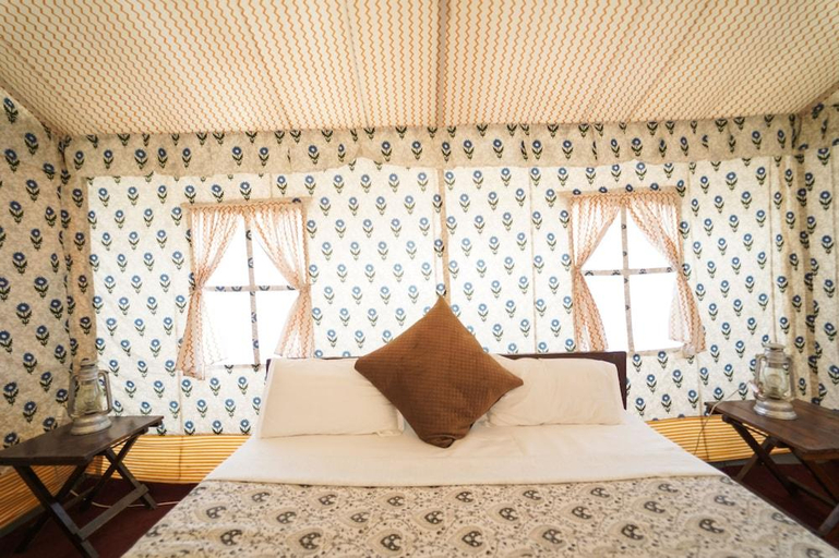 Bedroom 2, Jaisalmer Rajwada Desert Camp, Jaisalmer