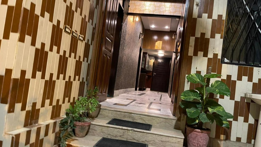 Others 5, Elegant Palace Guest House, Karachi