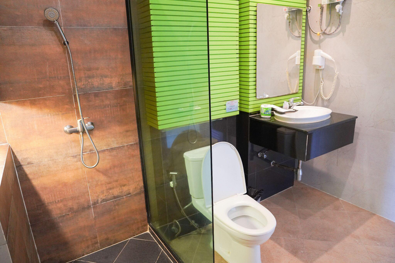 Bathroom, Silver Sand Hotel, Muang Rayong