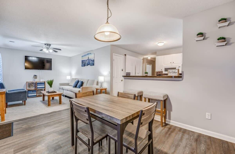 Room 4, Cedar Ave Escape, Shelby