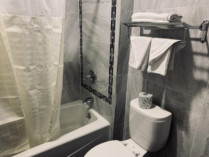 Bathroom 3, Capital Hotel, New York