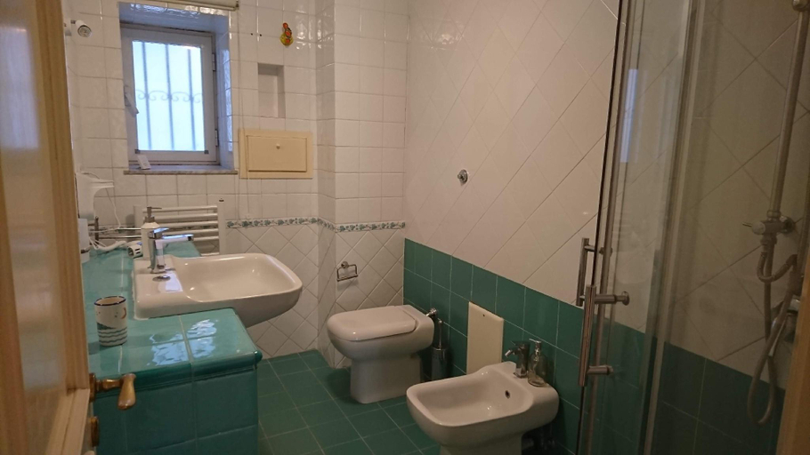 Bathroom 4, LA CASA DEL SOLE A MERGELLINA, Napoli
