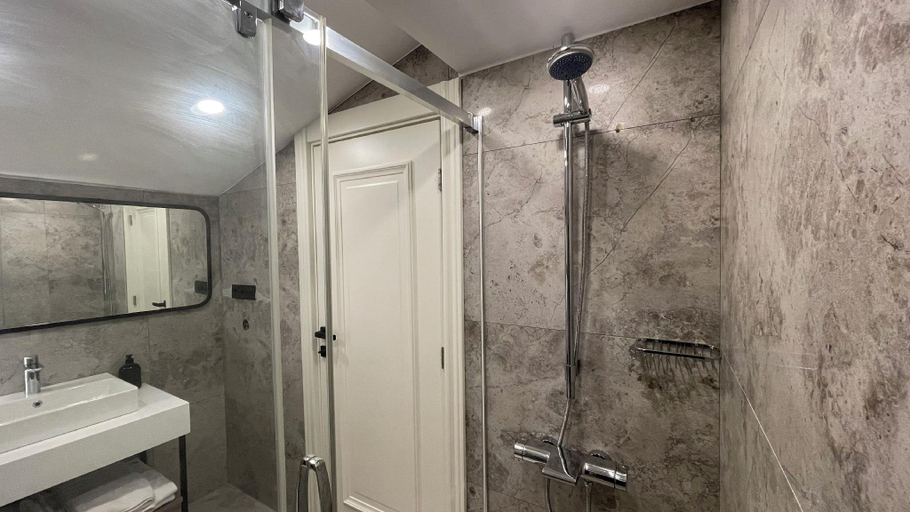 Bathroom 3, The Search Hotels Bosphorus, Beşiktaş