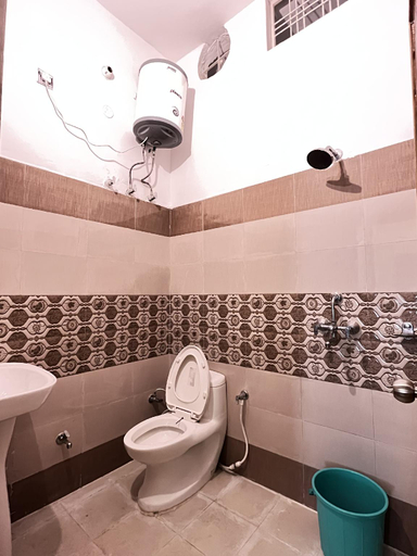Bathroom 3, Hotel Ankita River View, Dehradun