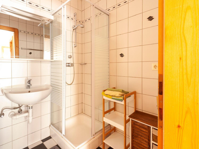 Bathroom 3, Apartment in Mayrhofen with balcony, Schwaz