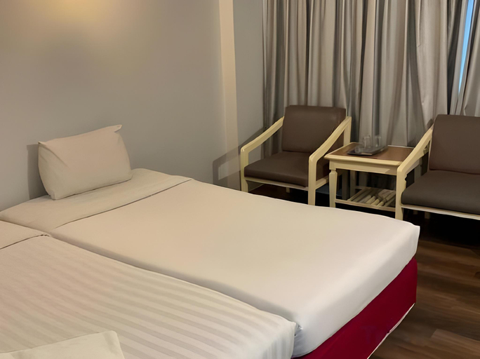 Bedroom 3, Inter Tower Hotel, Su-ngai Ko Lok
