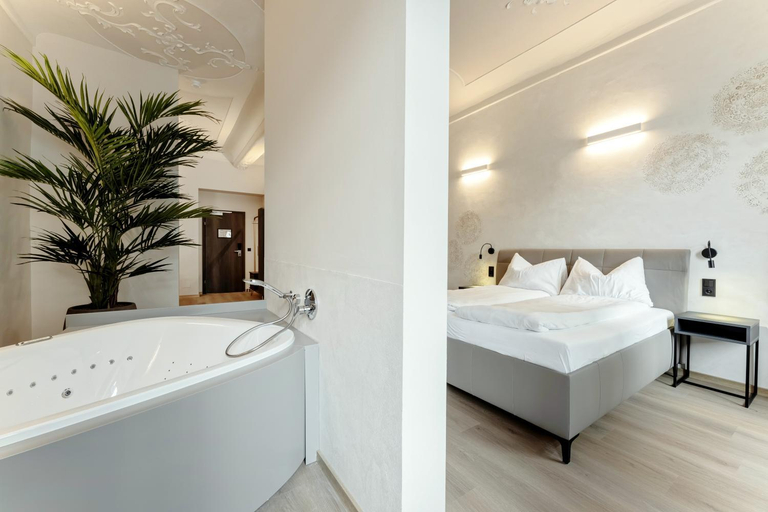 Bedroom 3, Aparthotel Lavilo City Center, Graz