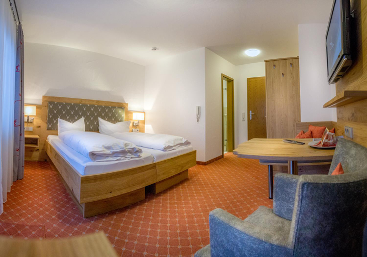 Bedroom 2, Hotel & Gasthaus Zum Hirschen, Breisgau-Hochschwarzwald
