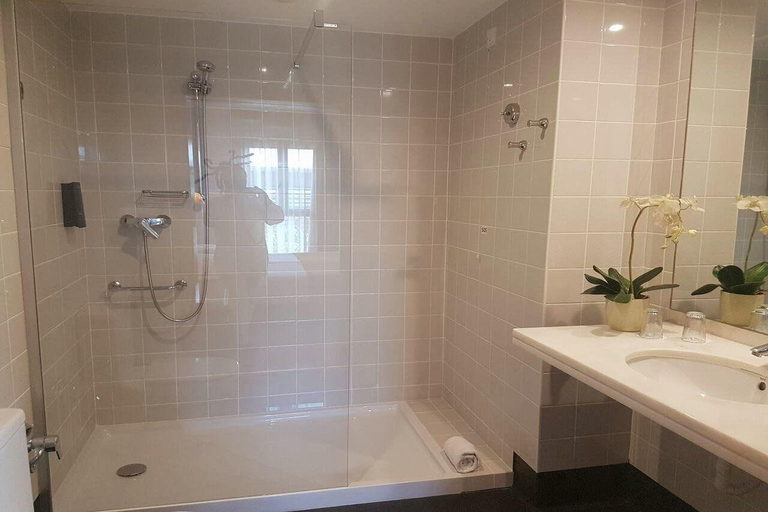 Bathroom 5, Golden Residence Hotel, Funchal