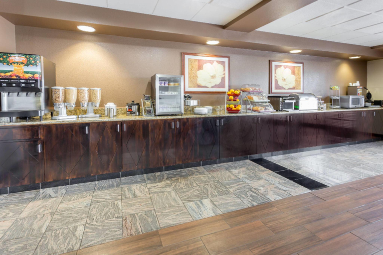 Food & Drinks 5, Wingate by Wyndham - Joliet, Will