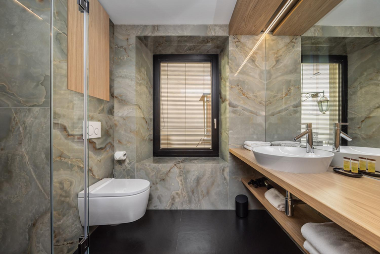Bathroom 2, Bertamini Apartments, Trento