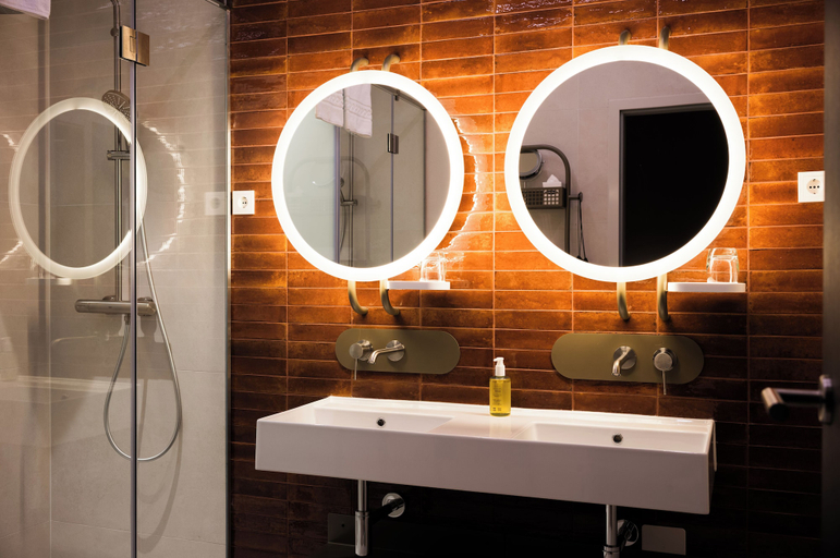 Bathroom 2, You Hotel Budapest - Handwritten Collection, Budapesti