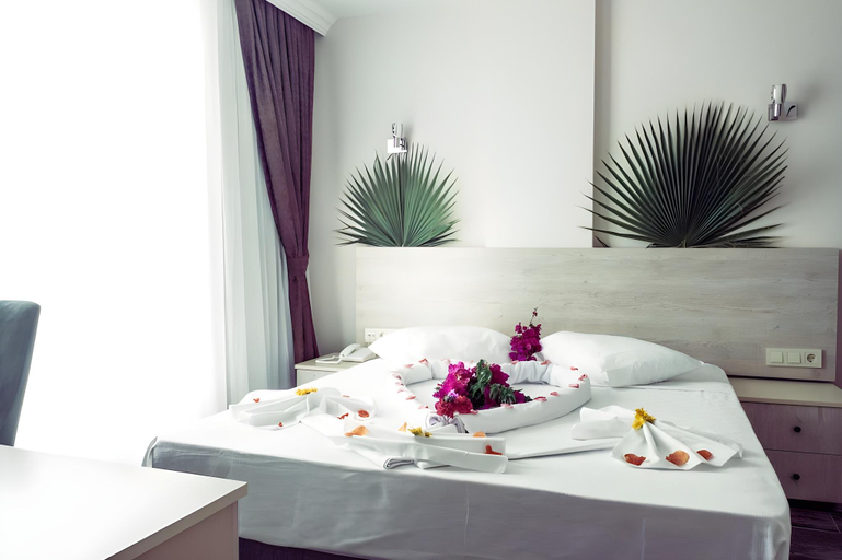 Bedroom 2, Dream Town Hotel, Kemer
