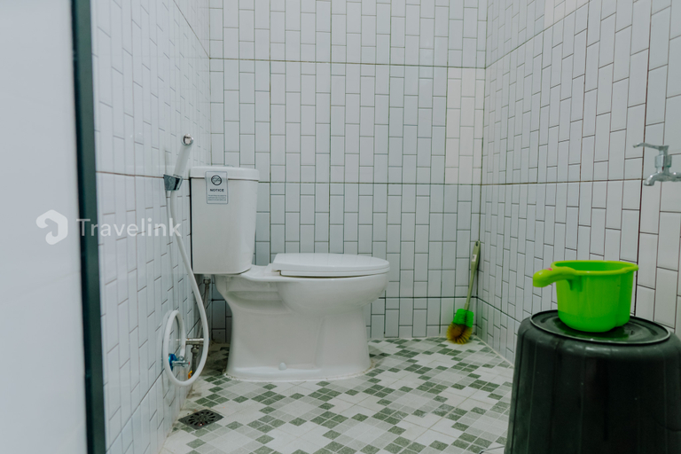Bathroom 5, Villa Rajawali by Travelink, Wonosobo