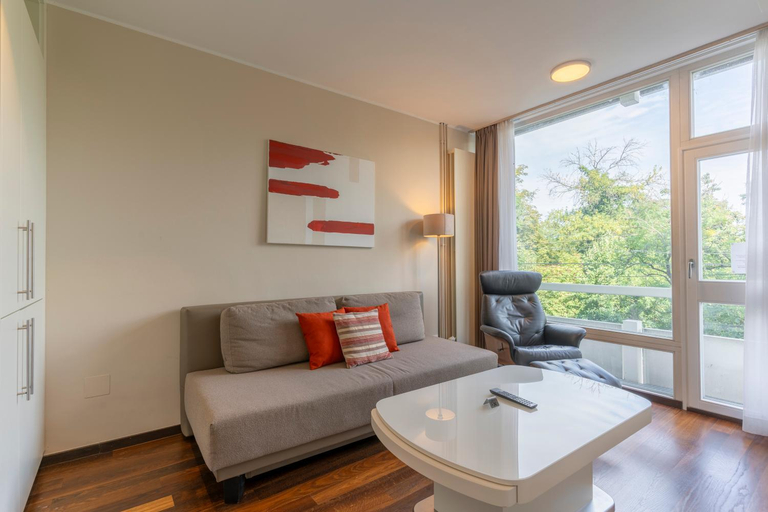 Others 5, Pakat Residences, Wien