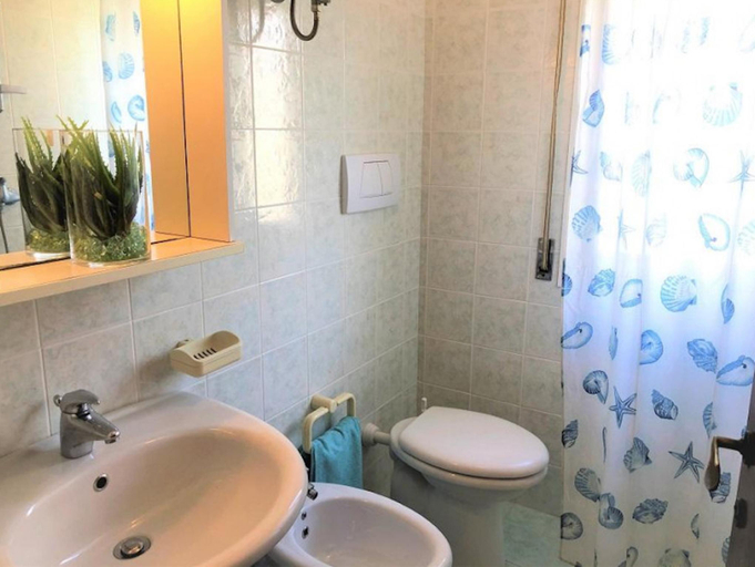Bathroom, Very Nice Apartments in a Quiet Building near the Beach - Airco - Parking, Venezia