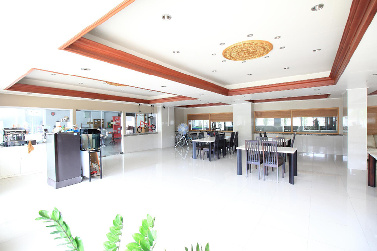 Food & Drinks 5, Diamond Place, Muang Pathum Thani
