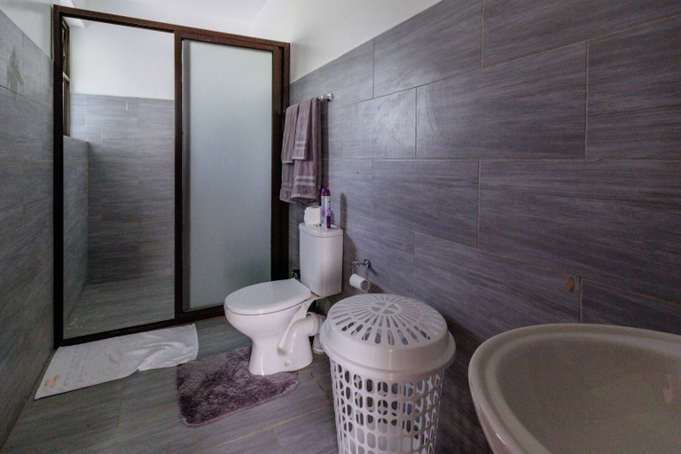 Bathroom 2, swara ranch, Laikipia North