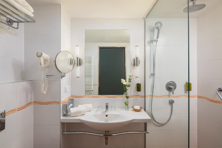 Bathroom 2, Silvanus Wellness and Conference Hotel, Szentendre