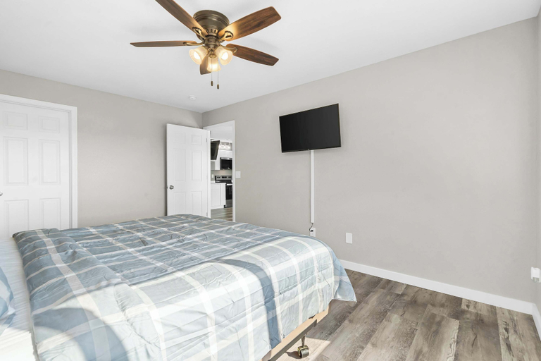 Room 3, Waterview Oasis Stay for 4, Stone