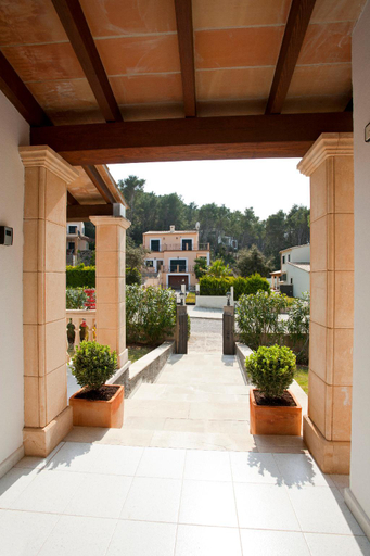 Others 5, Villa Can Tomas, Baleares