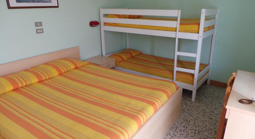 Bedroom 3, Hotel Graziana, Rimini