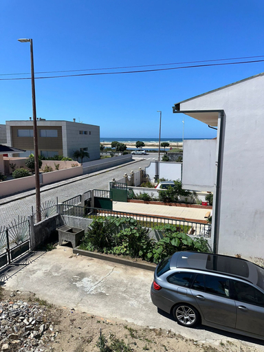 Room 3, Esposende 3 Bedrooms Balcony Center Flat, Esposende