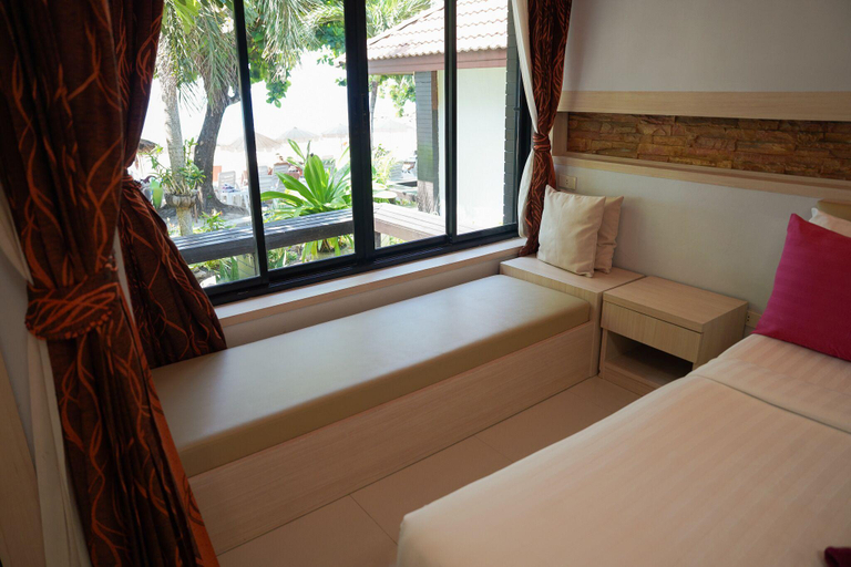 Bedroom 2, Silver Sand Hotel, Muang Rayong