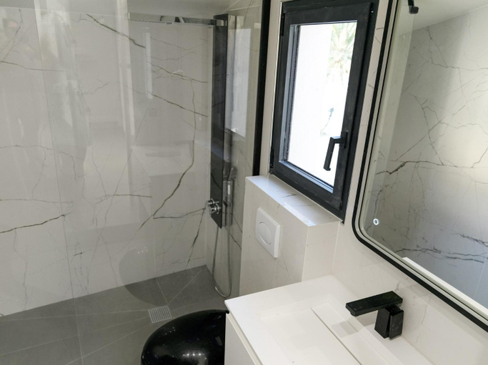 Bathroom 3, Villa 6 pers a 30m de la mer, Var