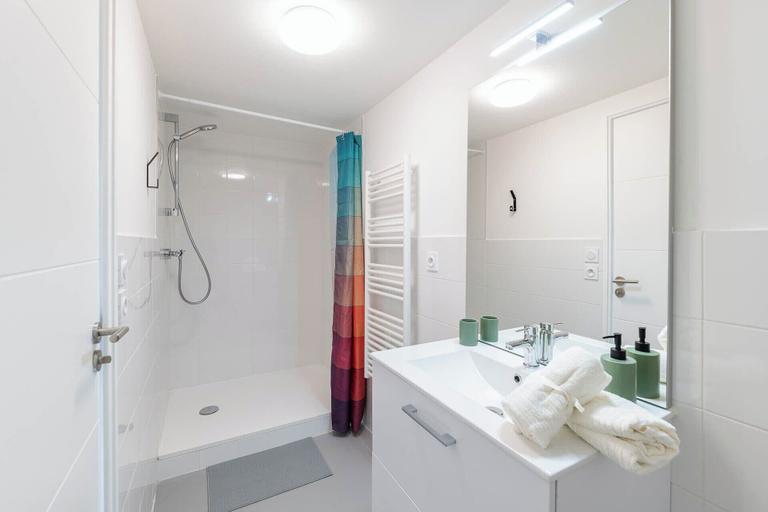 Bathroom 5, Student Factory Lyon Parilly, Rhône