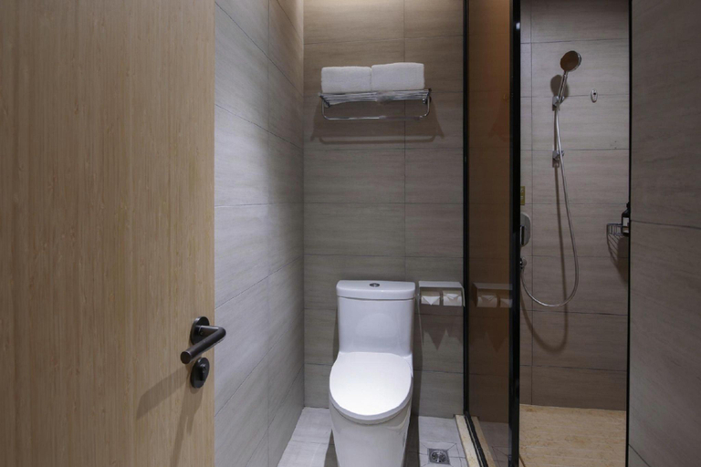 Bathroom 5, JI Hotel Shenzhen Bao'an International Exhibition Centre Fuyong, Shenzhen