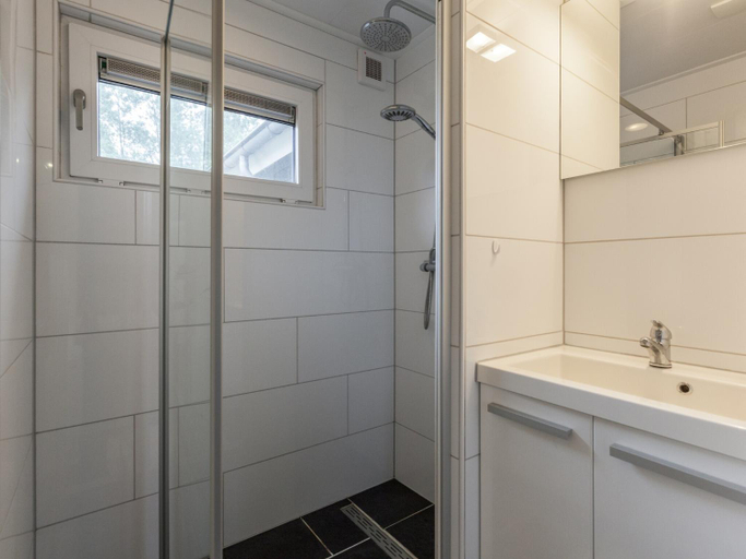 Bathroom 2, Relaxing Home Close to Diving Spots, Goes