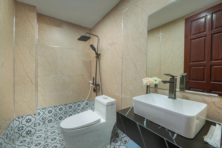 Bathroom 2, Viet Nhat Hotel Ninh Binh, Ninh Bình