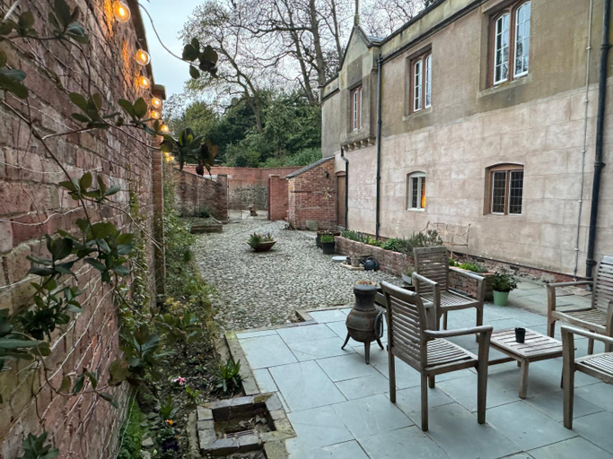 Others 5, Apartment At Llanerchydol Hall, Powys