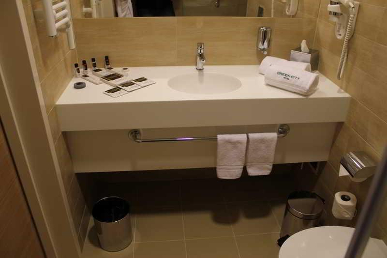 Bathroom, Green City Hotel, Minsk