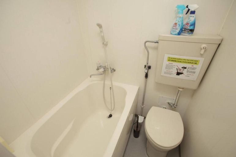 Bathroom 3, YK building, Shinjuku