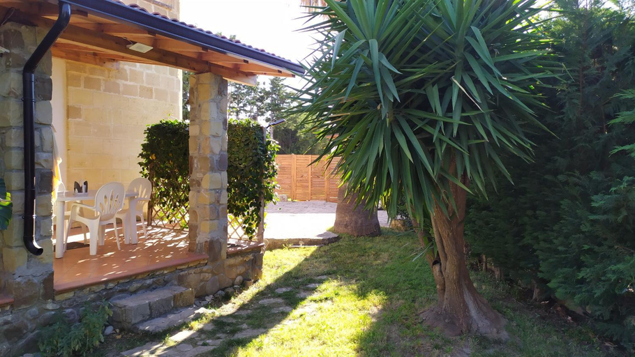 Others 5, Villa con giardino sul lungomare, Palermo