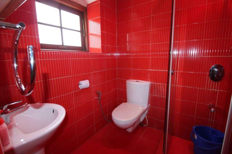 Bathroom 2, Onondaga Kodaikanal, Dindigul