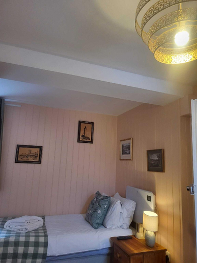 Bedroom 3, The Wheatsheaf Hotel, Isle of Wight