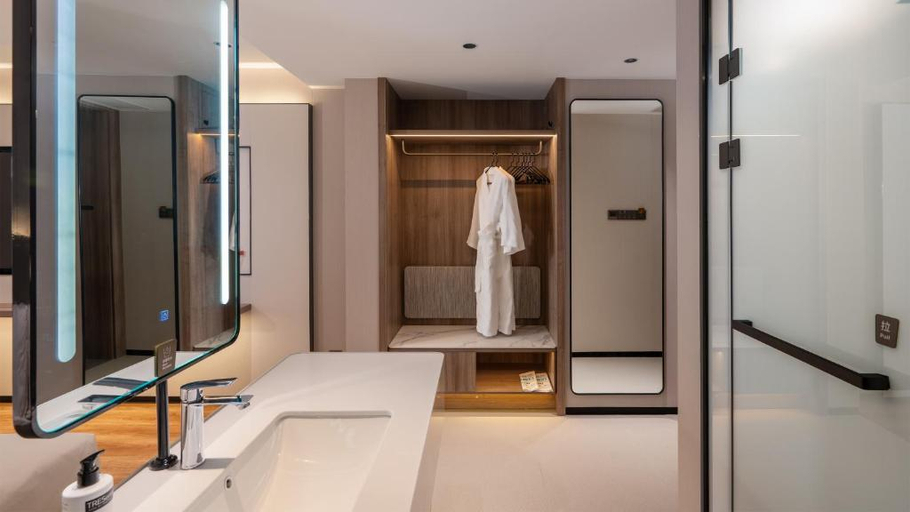 Bathroom 4, Holiday Inn Express PUTIAN CITY CENTER by IHG, Putian