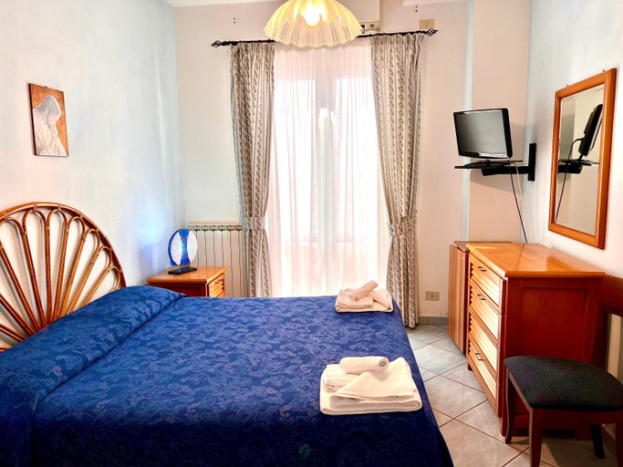 Bedroom 2, Hotel Ortensia, Latina