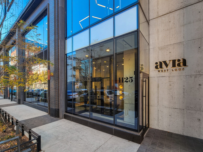 Room 4, West Loop 3x 2BR Walk to Dining Gym Terrace, Cook