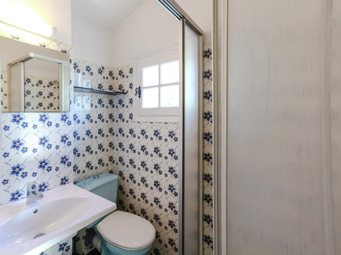 Bathroom 5, Holiday Home in Bormes with Private Pool, Var