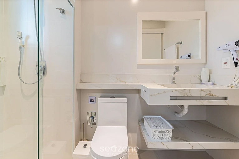 Bathroom, Apto moderno c/ vista mar a 75m da praia LLR802, Porto Belo
