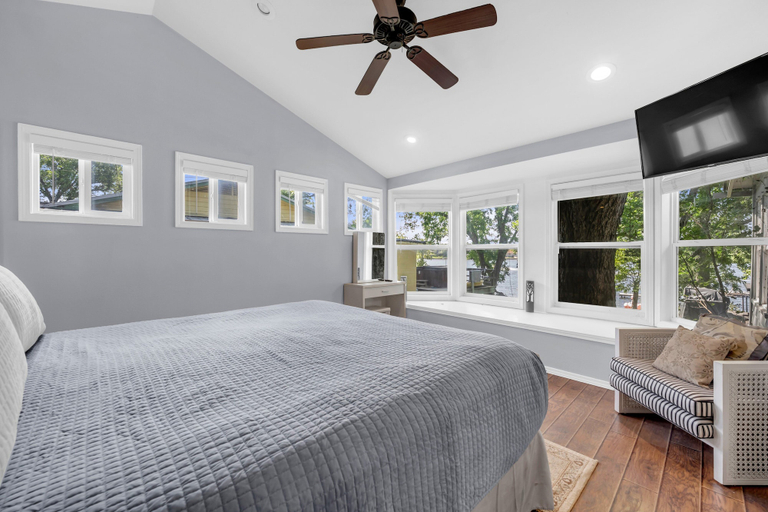 Room 5, River Oaks Place, Llano