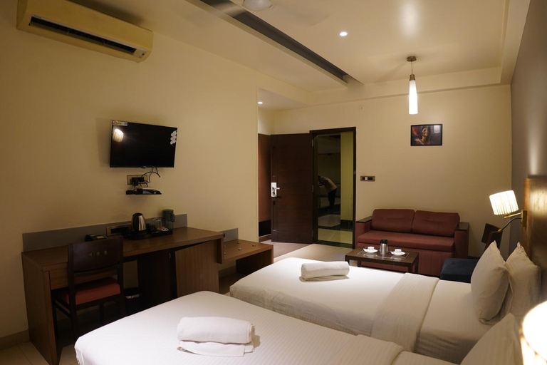Bedroom 3, Hotel Sadanand Regency , Pune