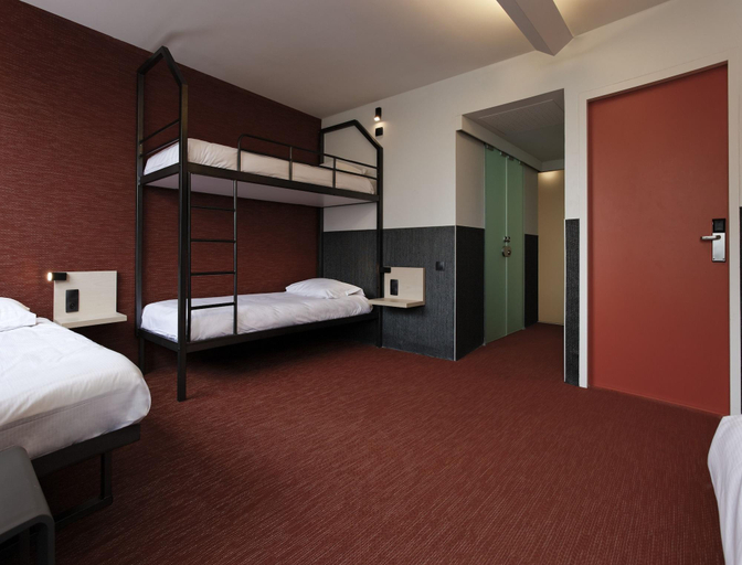 Bedroom 3, FIAP Jean Monnet, Paris