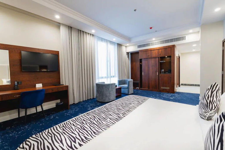 Room 5, Dancenter Jeddah Near King Fahd's Fountain, Jeddah