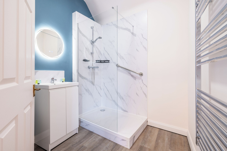 Bathroom, The Bell Hotel, Lincolnshire