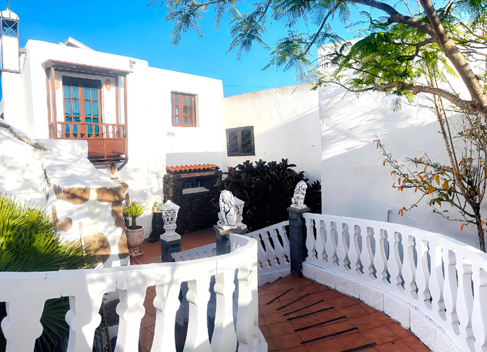 Entrance, Casa Medinilla With Private Pool in Conil, Las Palmas